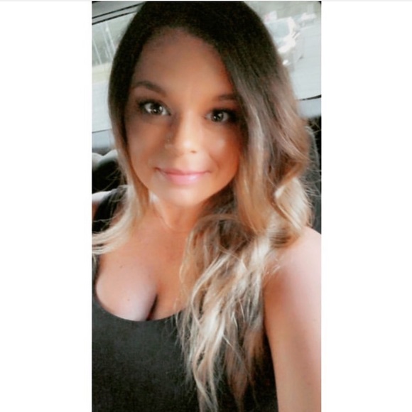 Welcome to my closet: 🧡🎉 - Picture 1 of 1